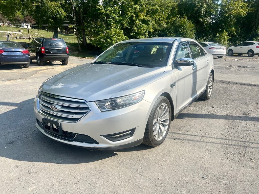 2013 FORD Taurus