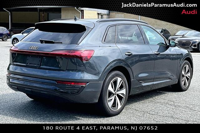 2024 Audi Q8