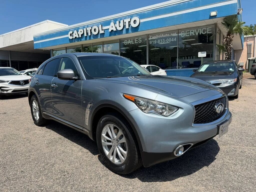 2017 INFINITI QX70