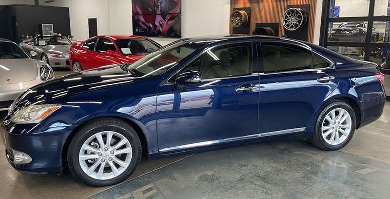 2011 LEXUS ES