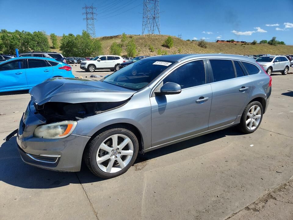 2017 VOLVO V60