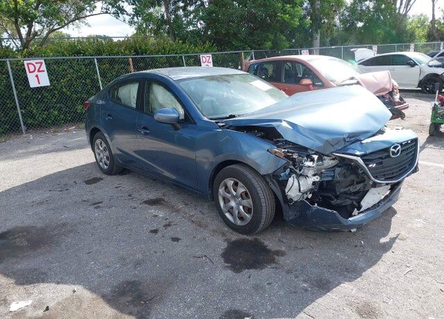 2016 MAZDA Mazda3