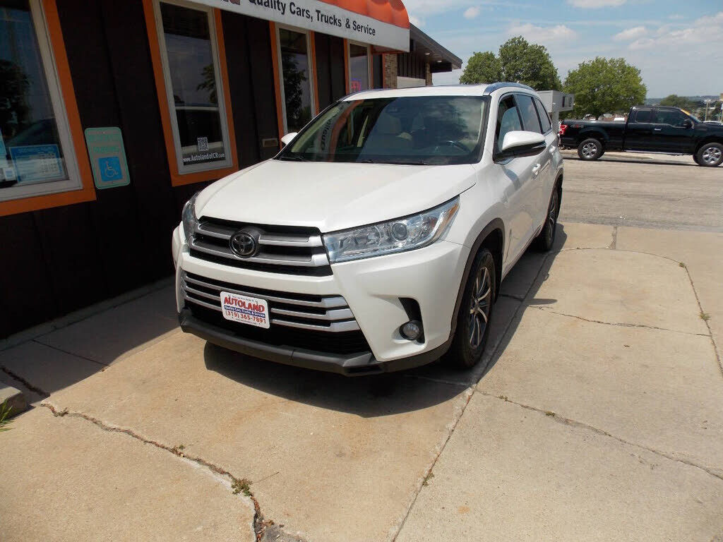 2017 TOYOTA Highlander