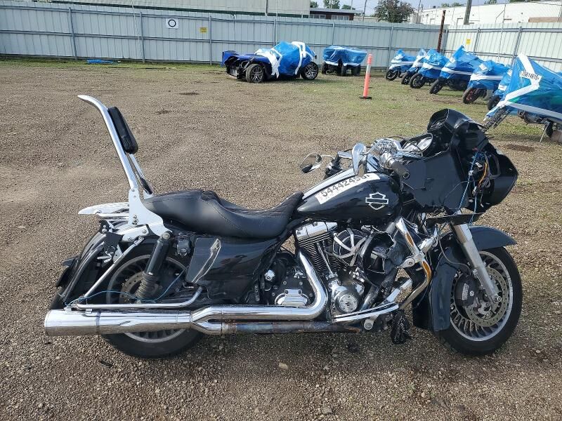 2012 HARLEY DAVIDSON Road Glide Ultra 103