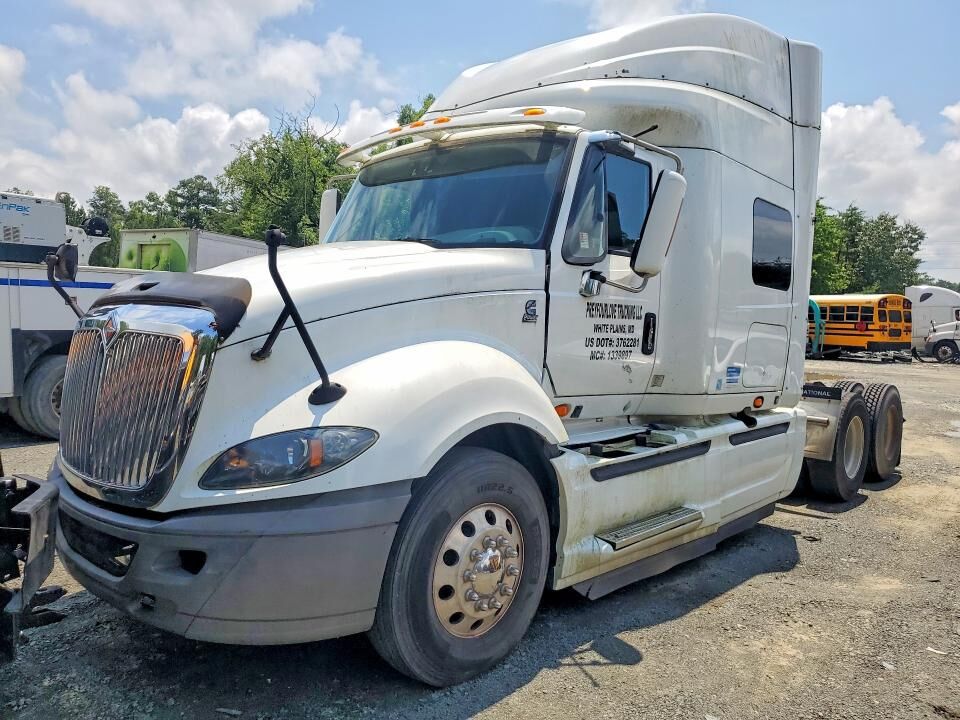 2017 INTERNATIONAL LF687