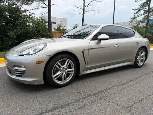 2011 PORSCHE Panamera