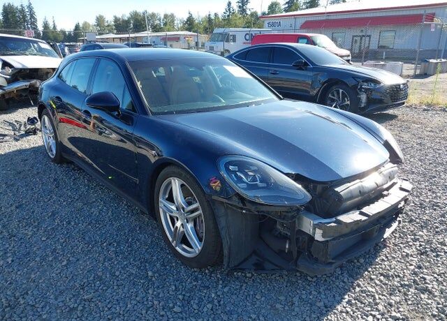 2018 PORSCHE Panamera