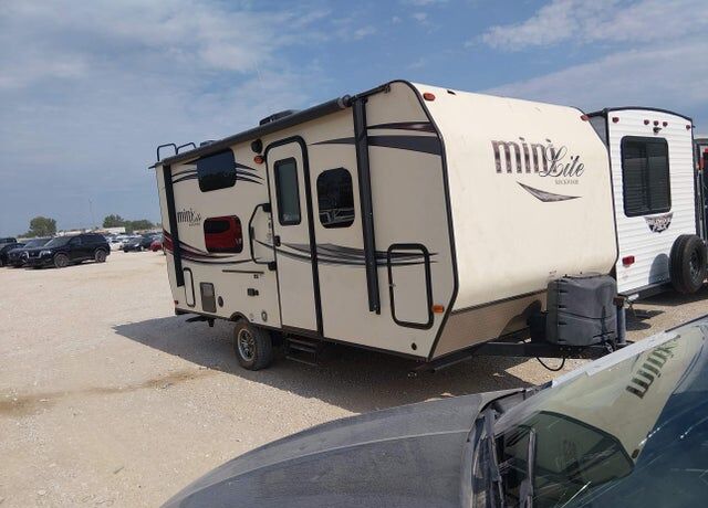 2015 FOREST RIVER Real-lite / Rockwood Lite Weight Trailers