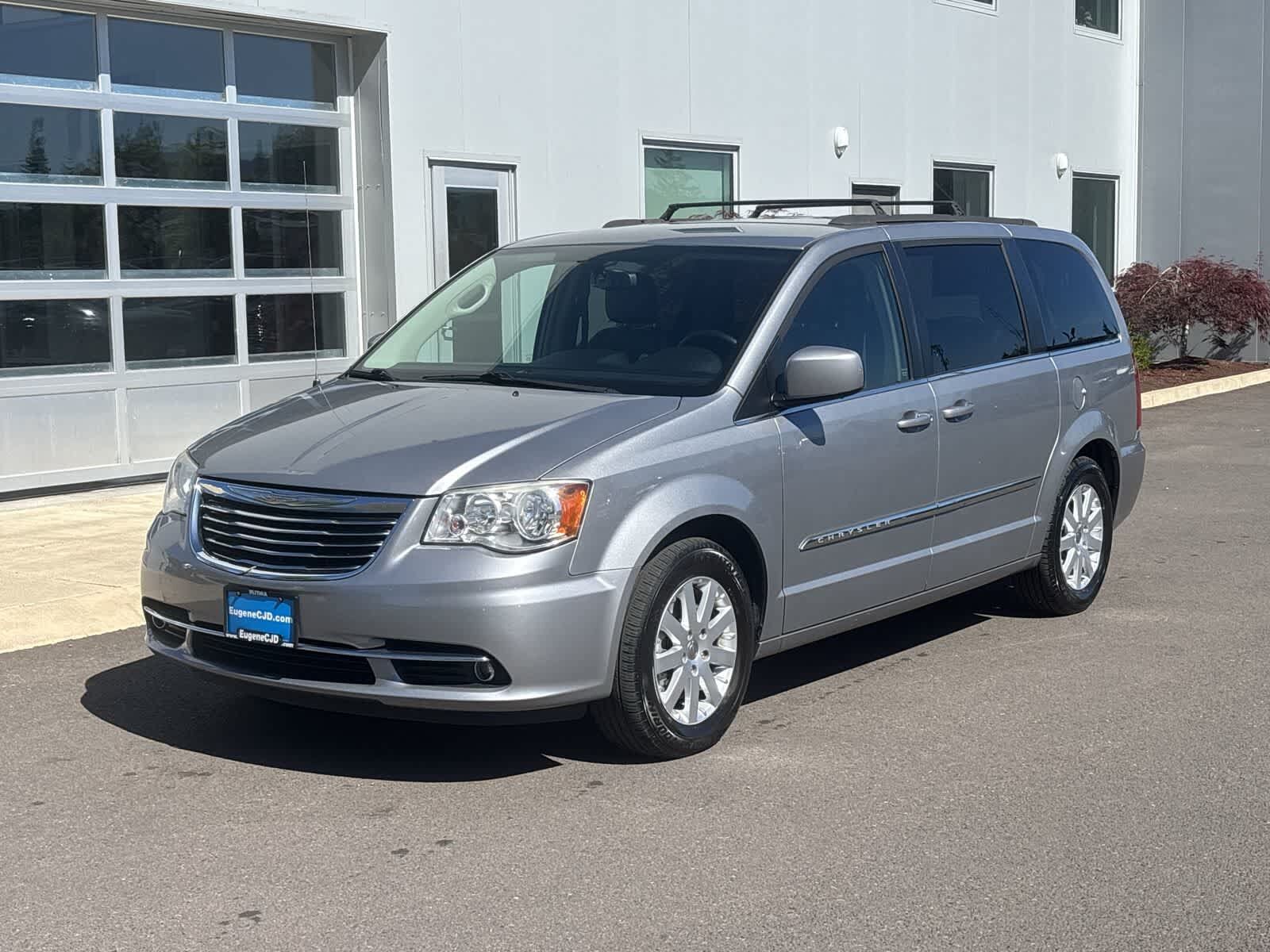 2015 CHRYSLER Town and Country