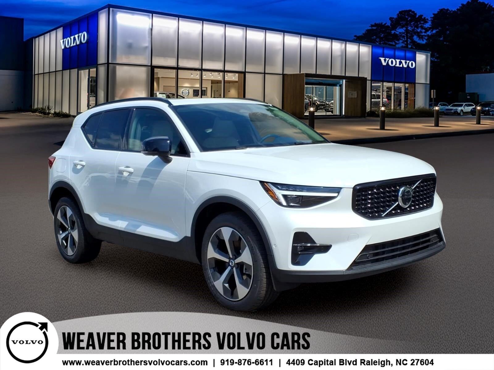 2026 VOLVO XC40