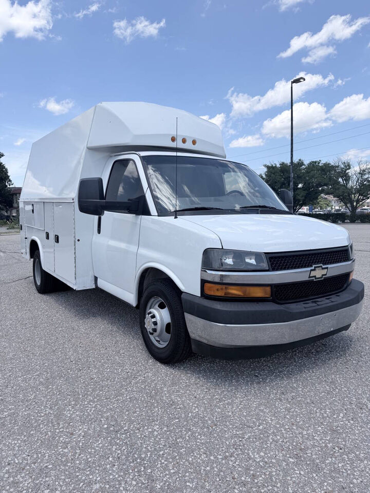 2017 CHEVROLET Express