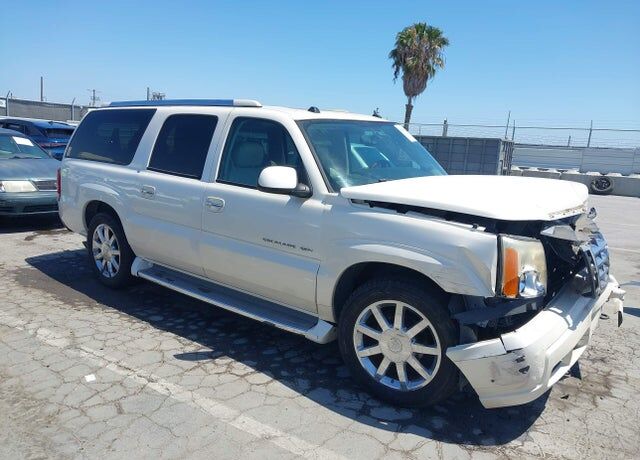 2004 CADILLAC Escalade