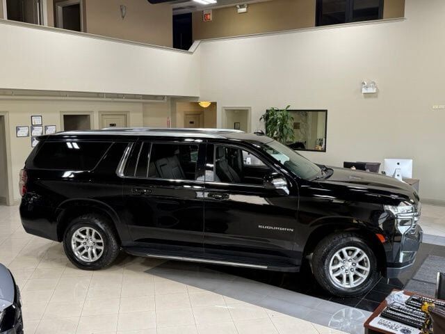 2022 CHEVROLET Suburban