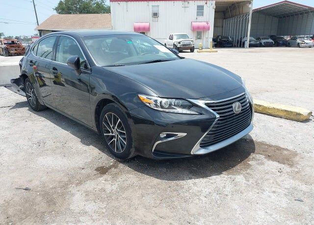 2017 LEXUS ES