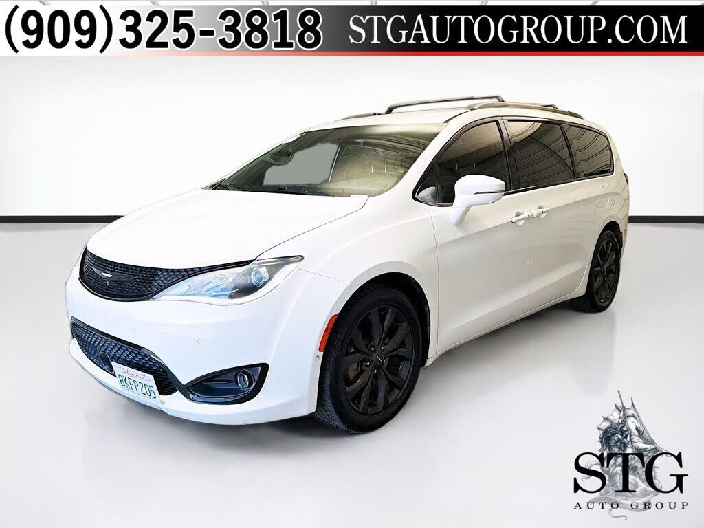 2019 CHRYSLER Pacifica