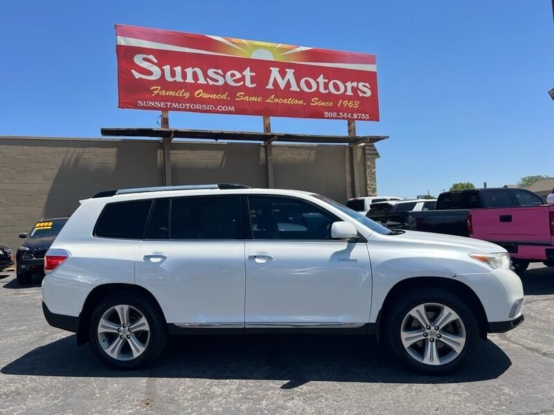 2013 TOYOTA Highlander