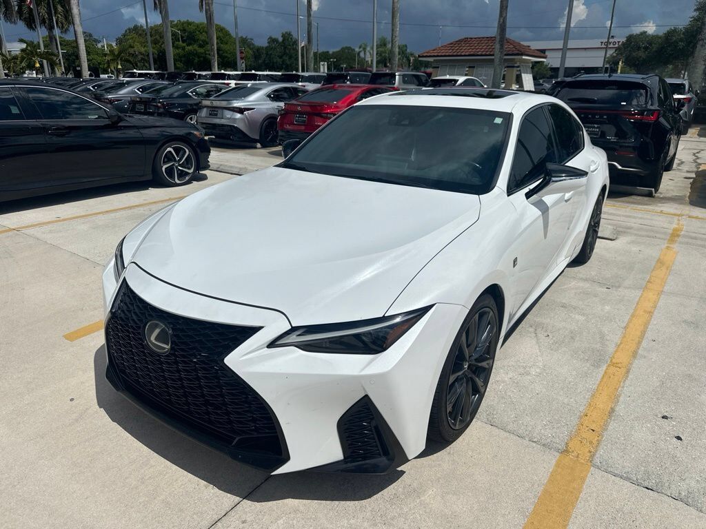 2021 LEXUS IS
