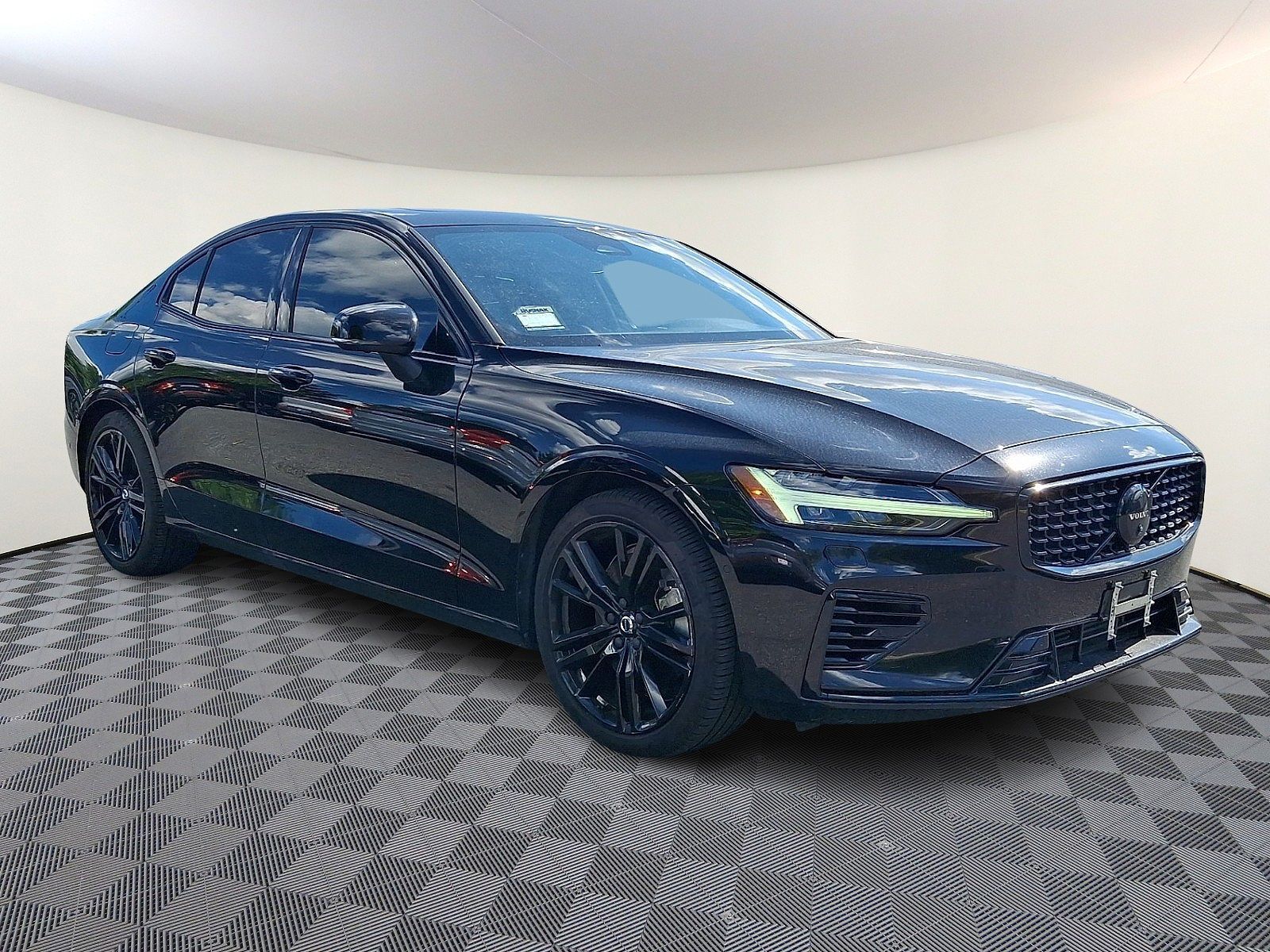 2024 VOLVO S60
