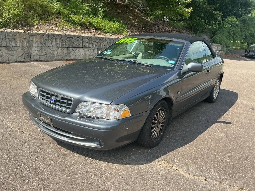2004 VOLVO C70