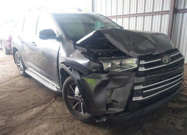 2018 TOYOTA Highlander