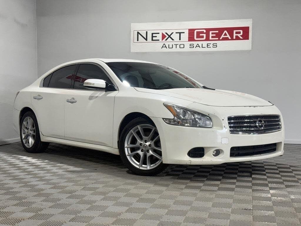 2010 NISSAN Maxima