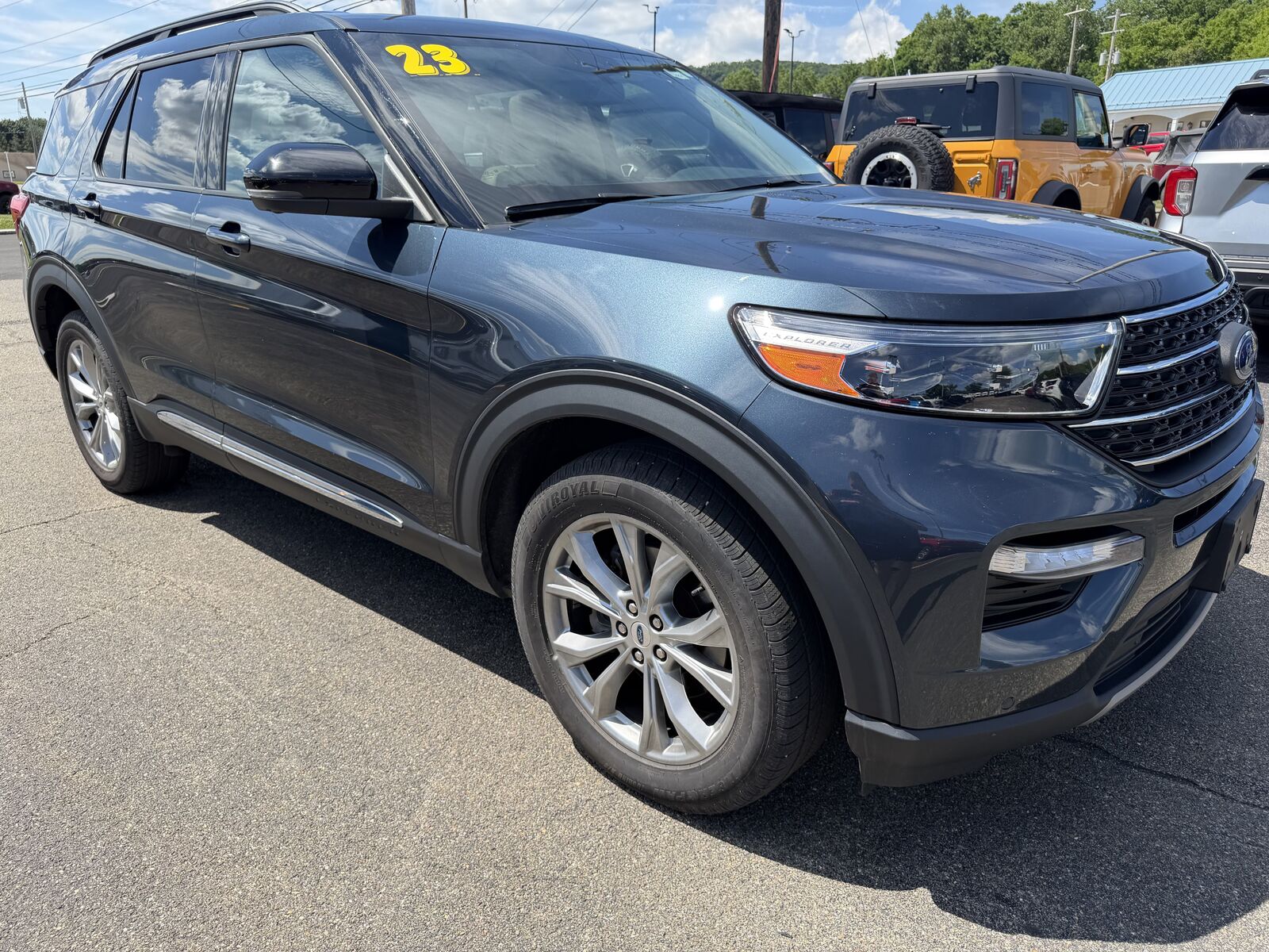 2023 FORD Explorer