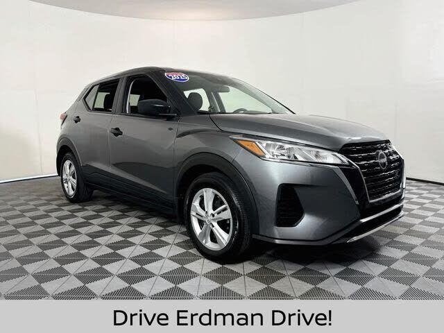 2025 NISSAN Kicks Play