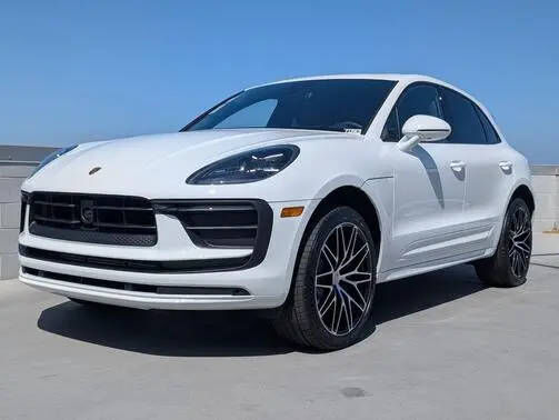 2026 PORSCHE Macan