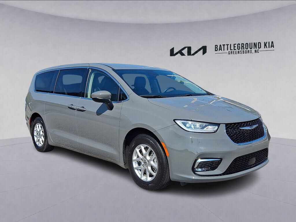2023 CHRYSLER Pacifica