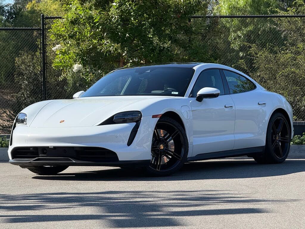 2024 PORSCHE Taycan
