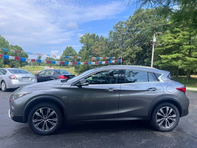 2017 INFINITI QX30