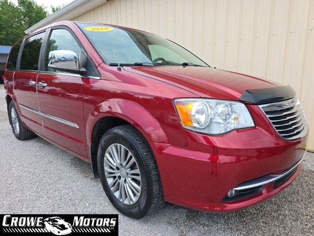 2014 CHRYSLER Town and Country