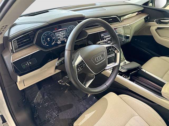 2024 Audi Q8
