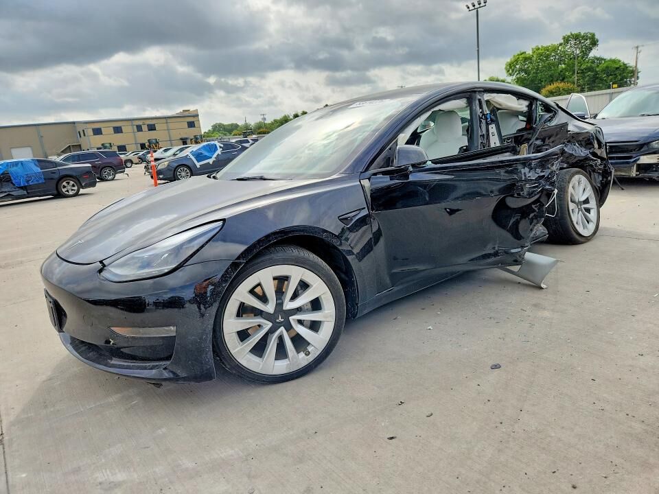2022 TESLA Model 3