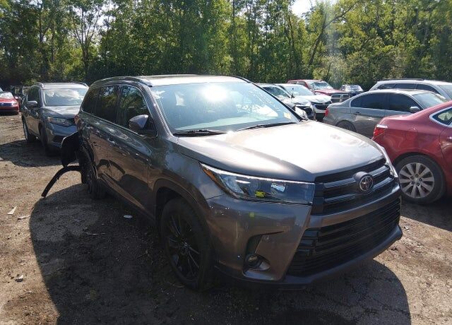 2019 TOYOTA Highlander