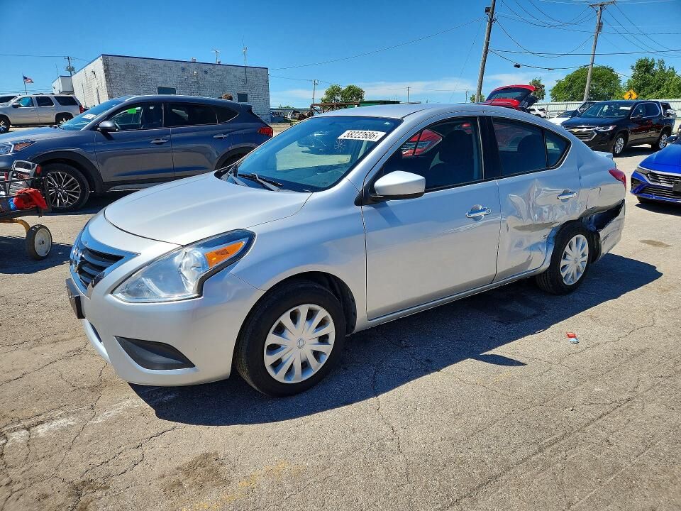 2017 NISSAN Versa