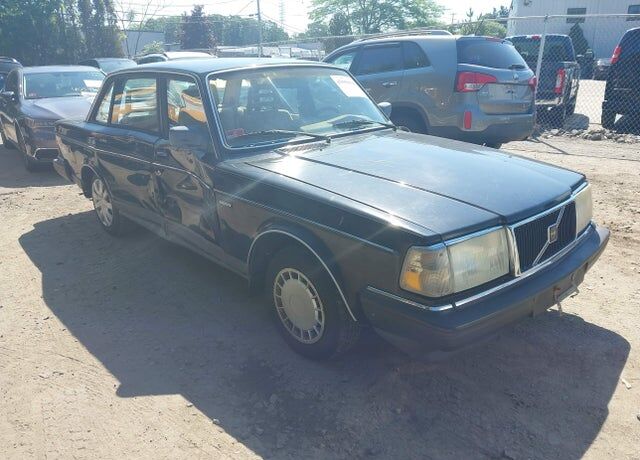 1990 VOLVO 240 Series