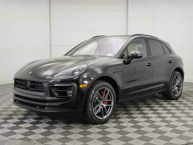 2025 PORSCHE Macan