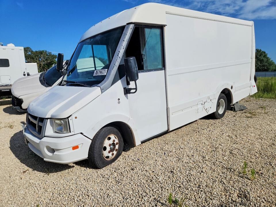 2017 ISUZU REACH