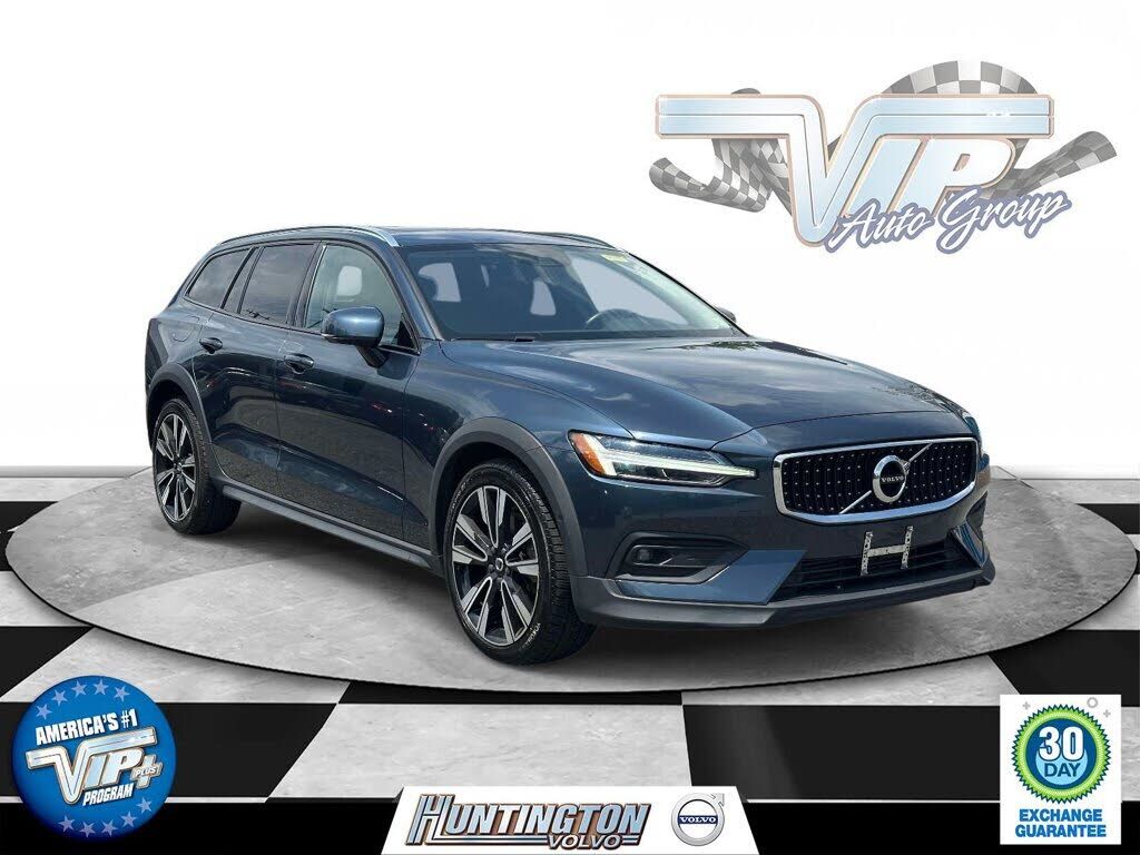 2021 VOLVO V60CC