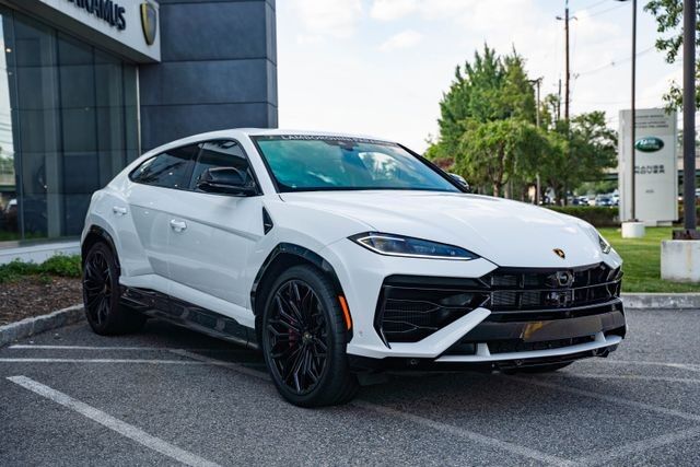 2025 LAMBORGHINI URUS