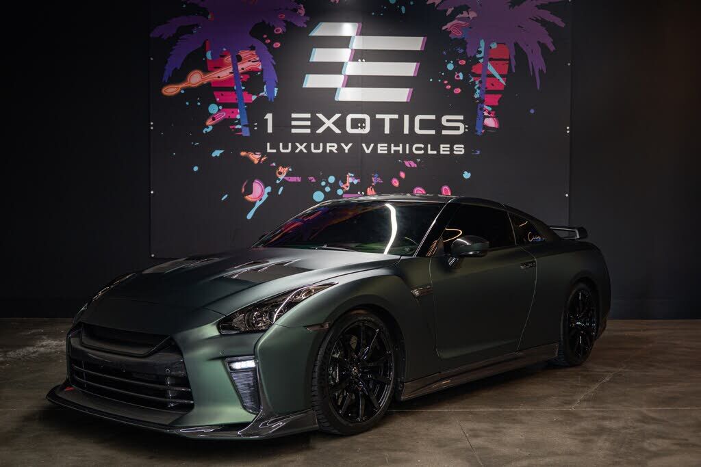 2014 NISSAN GT-R