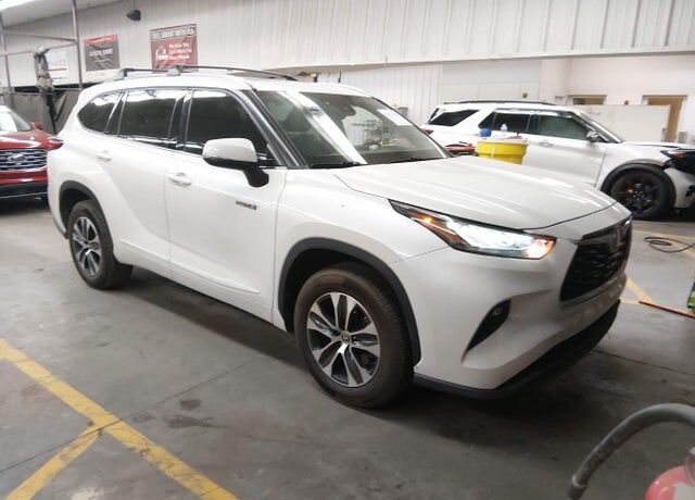2020 TOYOTA Highlander