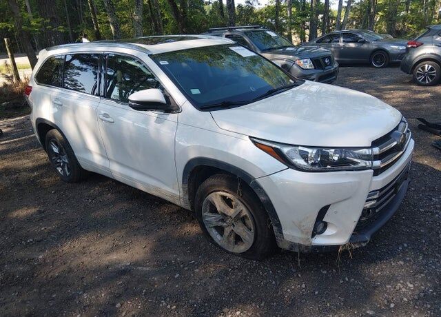 2018 TOYOTA Highlander