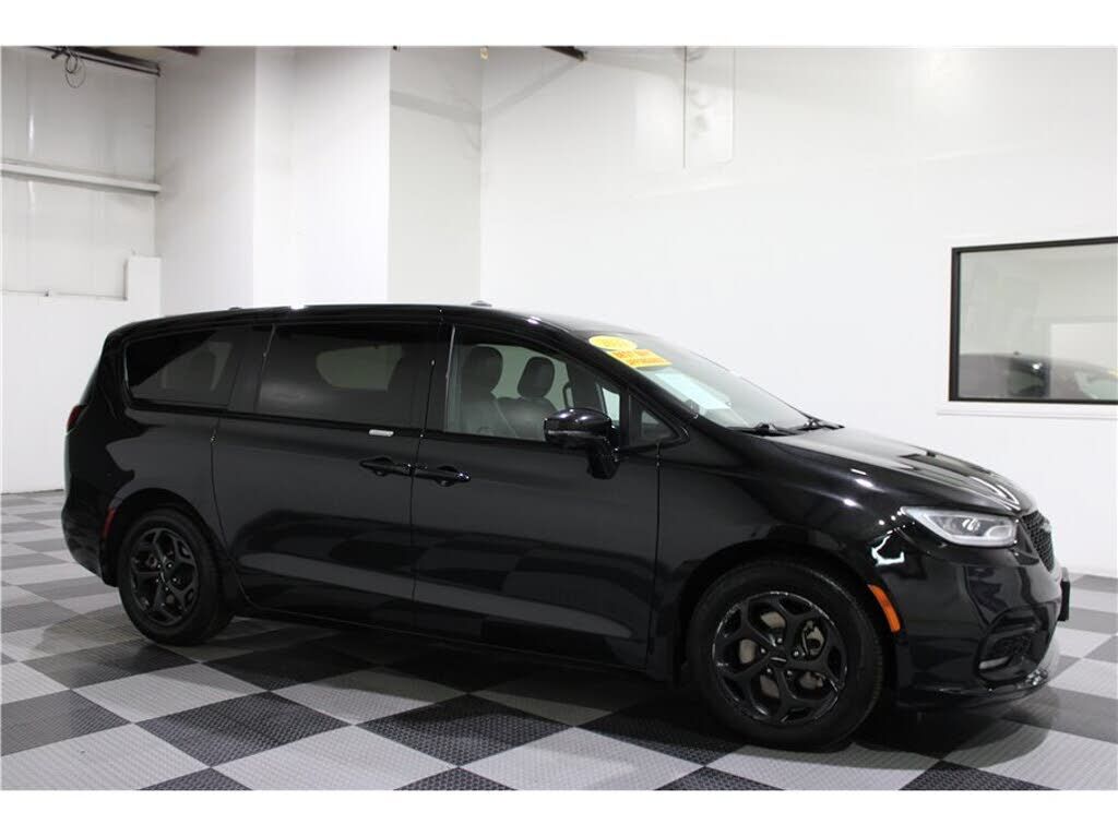 2022 CHRYSLER Pacifica