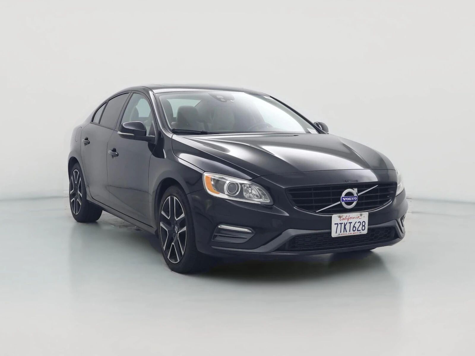 2017 VOLVO S60