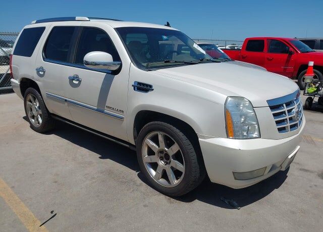 2011 CADILLAC Escalade