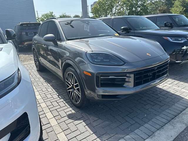2024 PORSCHE Cayenne