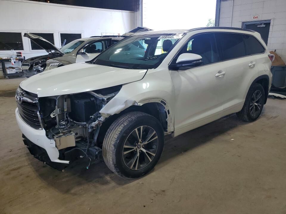 2016 TOYOTA Highlander
