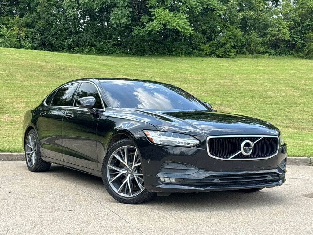2019 VOLVO S90
